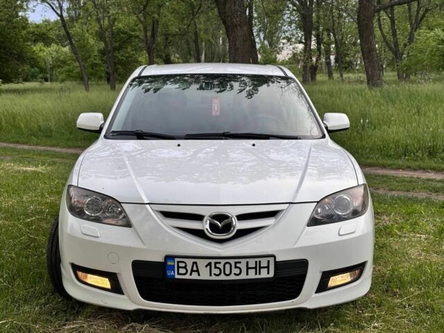 Белый Мазда 3, объемом двигателя 1.6 л и пробегом 190 тыс. км за 6500 $, фото 1 на Automoto.ua