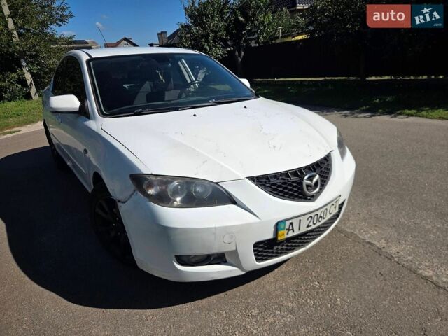 Білий Мазда 3, об'ємом двигуна 1.6 л та пробігом 150 тис. км за 2200 $, фото 1 на Automoto.ua