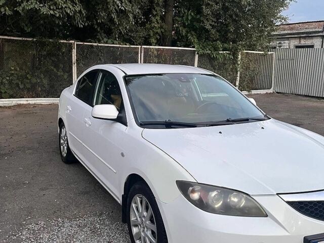 Білий Мазда 3, об'ємом двигуна 1.6 л та пробігом 203 тис. км за 4700 $, фото 1 на Automoto.ua