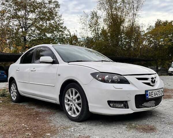 Белый Мазда 3, объемом двигателя 1.6 л и пробегом 157 тыс. км за 5100 $, фото 1 на Automoto.ua