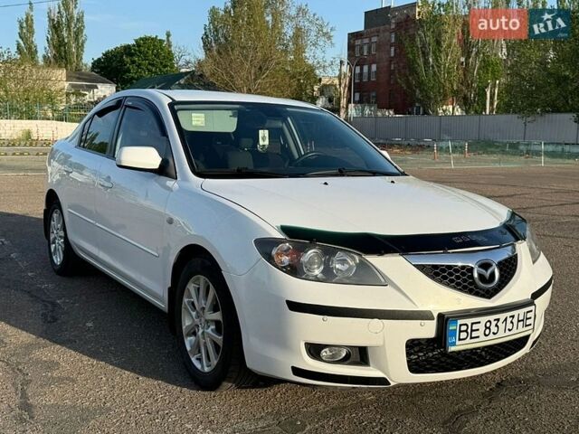 Белый Мазда 3, объемом двигателя 1.6 л и пробегом 214 тыс. км за 5700 $, фото 1 на Automoto.ua