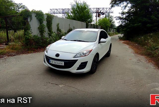 Белый Мазда 3, объемом двигателя 2 л и пробегом 0 тыс. км за 5500 $, фото 1 на Automoto.ua