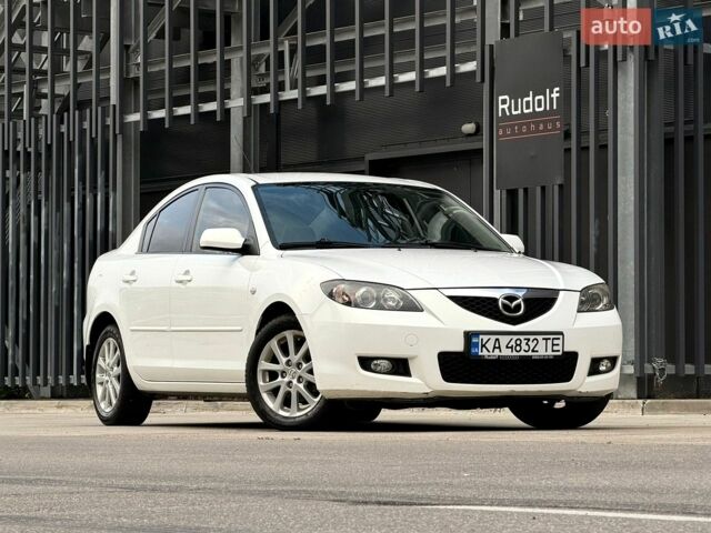 Белый Мазда 3, объемом двигателя 1.6 л и пробегом 152 тыс. км за 7490 $, фото 1 на Automoto.ua