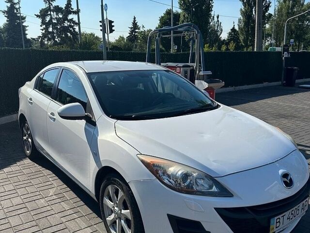 Білий Мазда 3, об'ємом двигуна 1.6 л та пробігом 141 тис. км за 8500 $, фото 1 на Automoto.ua
