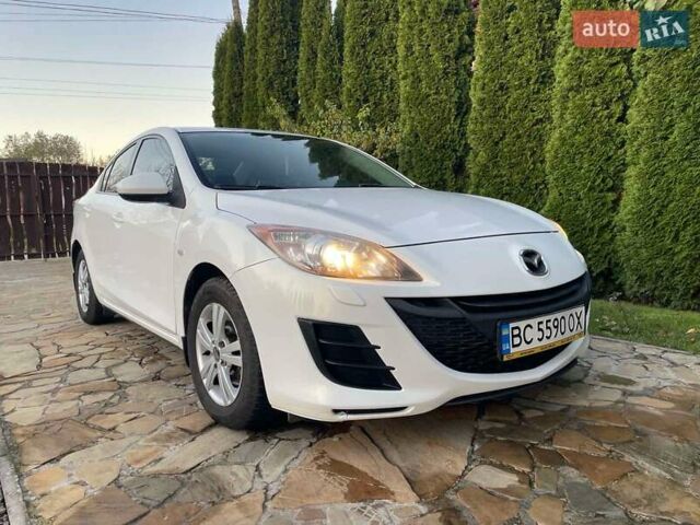 Мазда 3 2010 в Самборе на Automoto.ua Белый Мазда 3, объемом двигателя 1.6 л и пробегом 132 тыс. км за 7200 $, фото 1 на Automoto.ua