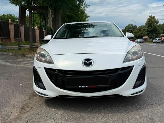 Білий Мазда 3, об'ємом двигуна 1.6 л та пробігом 217 тис. км за 9900 $, фото 1 на Automoto.ua