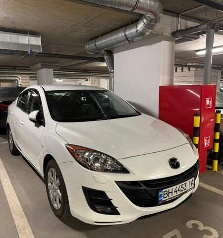 Білий Мазда 3, об'ємом двигуна 1.6 л та пробігом 40 тис. км за 9800 $, фото 1 на Automoto.ua