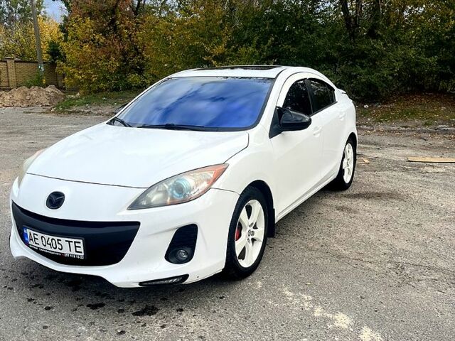 Білий Мазда 3, об'ємом двигуна 2 л та пробігом 200 тис. км за 7500 $, фото 1 на Automoto.ua