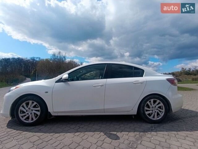 Белый Мазда 3, объемом двигателя 2 л и пробегом 190 тыс. км за 7500 $, фото 1 на Automoto.ua