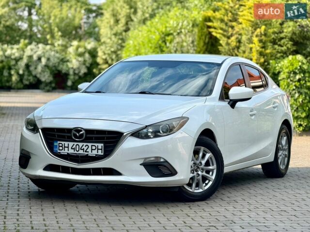 Белый Мазда 3, объемом двигателя 2 л и пробегом 156 тыс. км за 10200 $, фото 1 на Automoto.ua