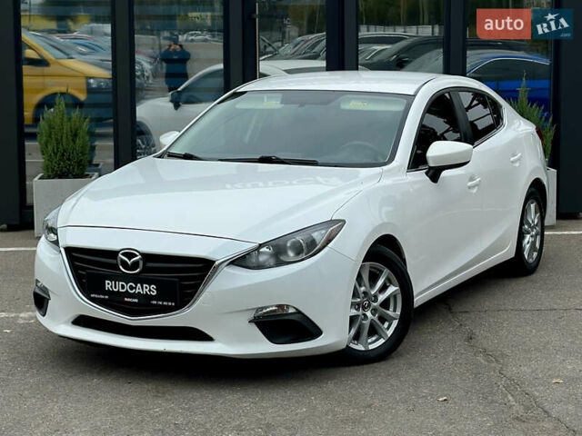 Белый Мазда 3, объемом двигателя 2 л и пробегом 208 тыс. км за 8899 $, фото 1 на Automoto.ua