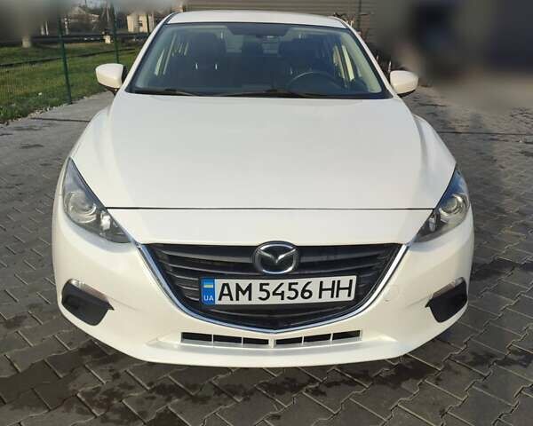 Белый Мазда 3, объемом двигателя 2 л и пробегом 144 тыс. км за 9500 $, фото 1 на Automoto.ua