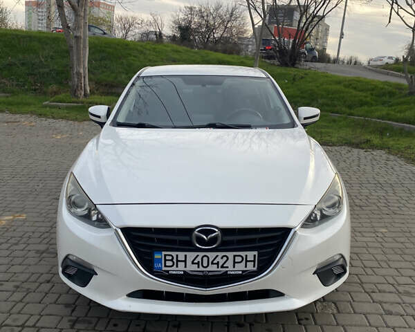 Білий Мазда 3, об'ємом двигуна 2 л та пробігом 150 тис. км за 9900 $, фото 1 на Automoto.ua