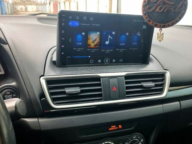 Білий Мазда 3, об'ємом двигуна 2 л та пробігом 200 тис. км за 11000 $, фото 1 на Automoto.ua