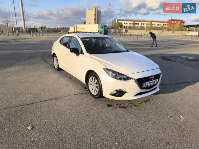 Белый Мазда 3, объемом двигателя 2 л и пробегом 160 тыс. км за 8600 $, фото 1 на Automoto.ua