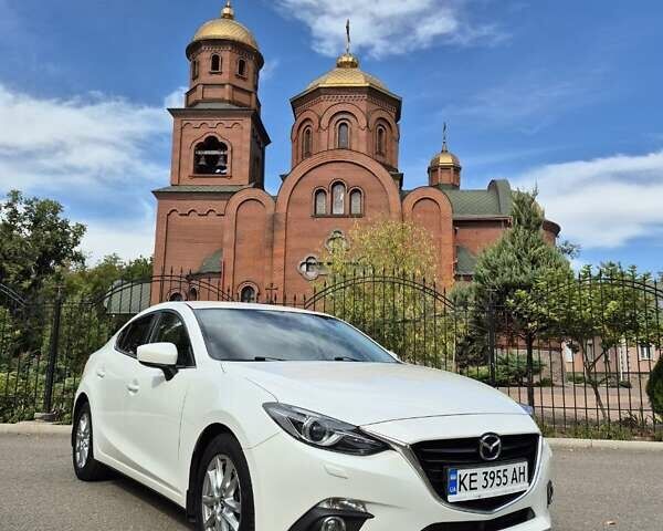 Белый Мазда 3, объемом двигателя 1.5 л и пробегом 140 тыс. км за 11999 $, фото 1 на Automoto.ua