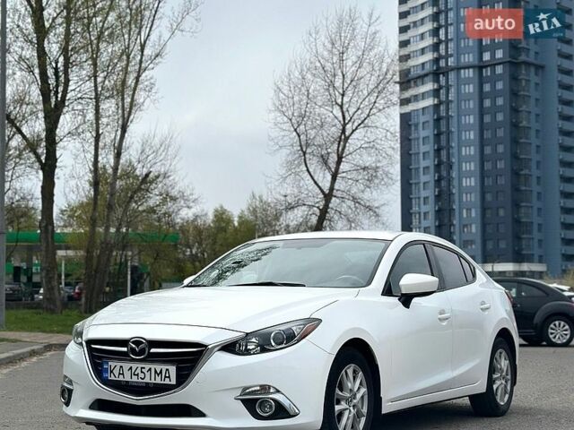 Белый Мазда 3, объемом двигателя 2 л и пробегом 180 тыс. км за 10800 $, фото 1 на Automoto.ua