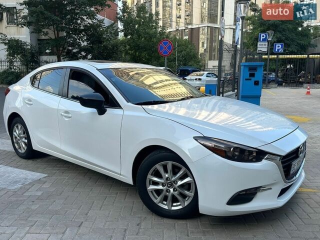 Белый Мазда 3, объемом двигателя 2 л и пробегом 165 тыс. км за 9200 $, фото 1 на Automoto.ua