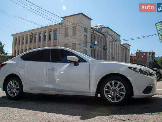Белый Мазда 3, объемом двигателя 2 л и пробегом 164 тыс. км за 11500 $, фото 1 на Automoto.ua
