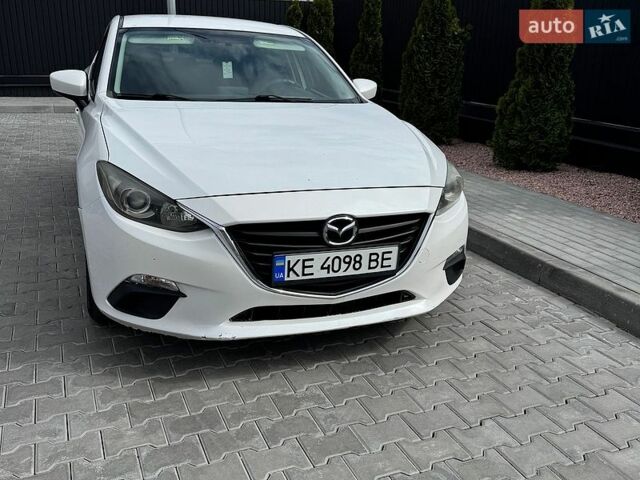 Белый Мазда 3, объемом двигателя 2 л и пробегом 251 тыс. км за 9000 $, фото 1 на Automoto.ua