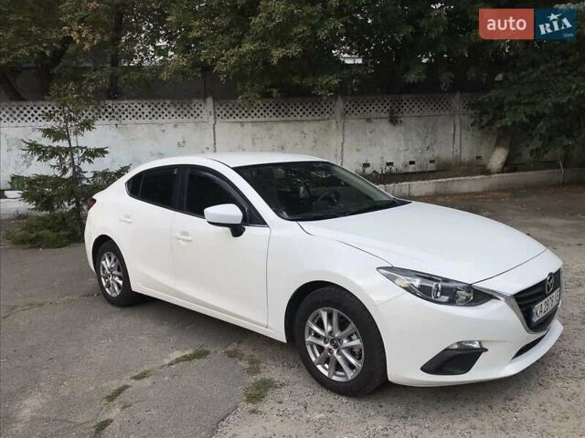 Белый Мазда 3, объемом двигателя 2 л и пробегом 158 тыс. км за 12100 $, фото 1 на Automoto.ua