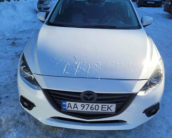 Белый Мазда 3, объемом двигателя 2 л и пробегом 176 тыс. км за 10700 $, фото 1 на Automoto.ua