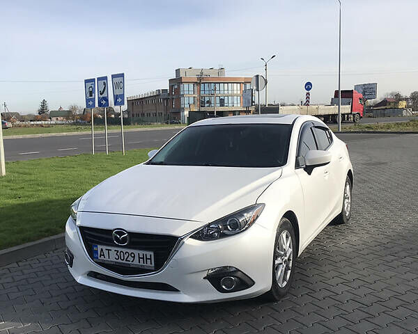 Белый Мазда 3, объемом двигателя 2 л и пробегом 118 тыс. км за 11000 $, фото 1 на Automoto.ua