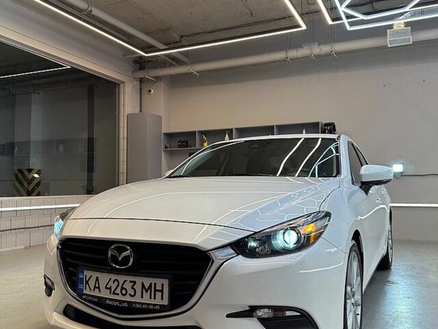 Белый Мазда 3, объемом двигателя 2 л и пробегом 74 тыс. км за 14500 $, фото 1 на Automoto.ua