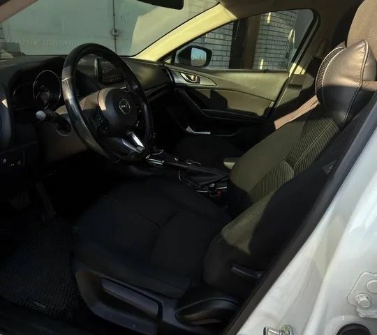 Белый Мазда 3, объемом двигателя 1.5 л и пробегом 160 тыс. км за 14000 $, фото 1 на Automoto.ua