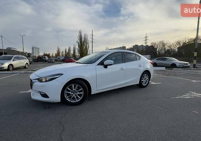 Білий Мазда 3, об'ємом двигуна 1.5 л та пробігом 144 тис. км за 13500 $, фото 1 на Automoto.ua