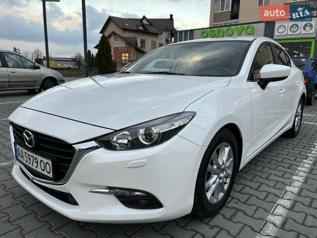 Белый Мазда 3, объемом двигателя 1.5 л и пробегом 144 тыс. км за 14500 $, фото 1 на Automoto.ua