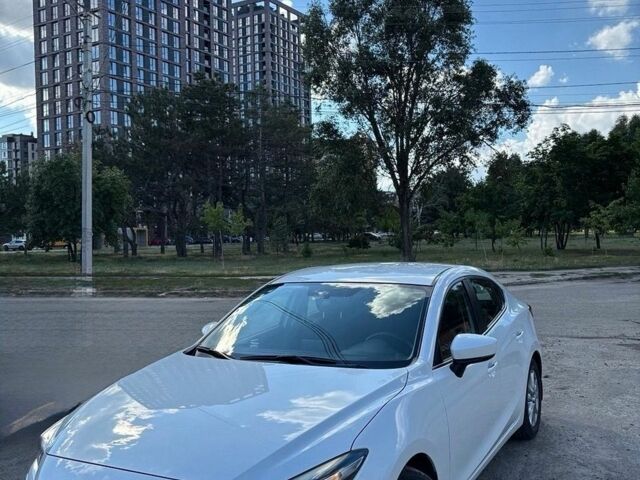 Белый Мазда 3, объемом двигателя 1.5 л и пробегом 58 тыс. км за 17500 $, фото 1 на Automoto.ua