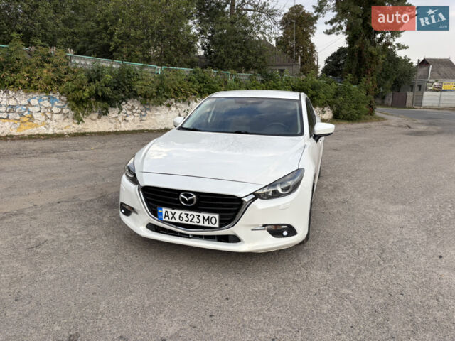 Белый Мазда 3, объемом двигателя 1.5 л и пробегом 88 тыс. км за 12800 $, фото 1 на Automoto.ua