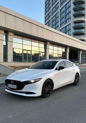 Белый Мазда 3, объемом двигателя 2.49 л и пробегом 100 тыс. км за 17700 $, фото 1 на Automoto.ua