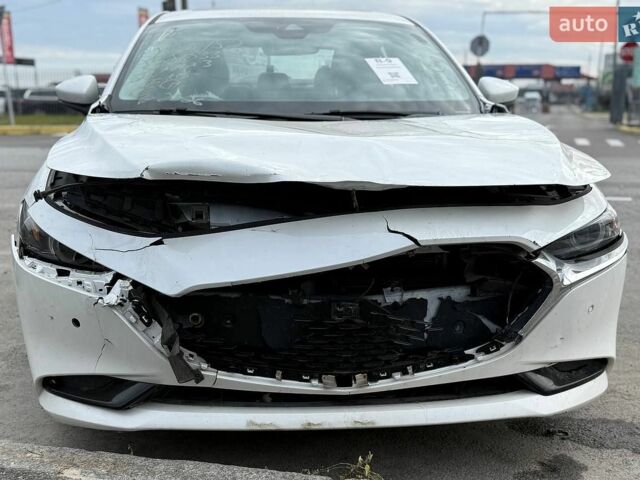 Білий Мазда 3, об'ємом двигуна 2.49 л та пробігом 56 тис. км за 9700 $, фото 1 на Automoto.ua