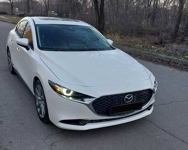 Белый Мазда 3, объемом двигателя 2.49 л и пробегом 18 тыс. км за 17800 $, фото 1 на Automoto.ua