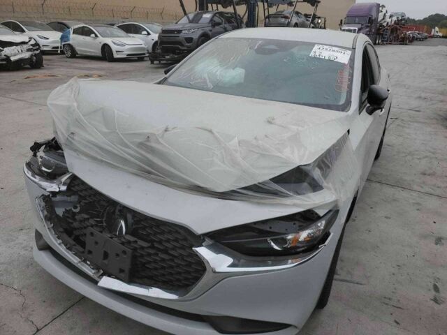 Белый Мазда 3, объемом двигателя 2.5 л и пробегом 6 тыс. км за 15000 $, фото 1 на Automoto.ua