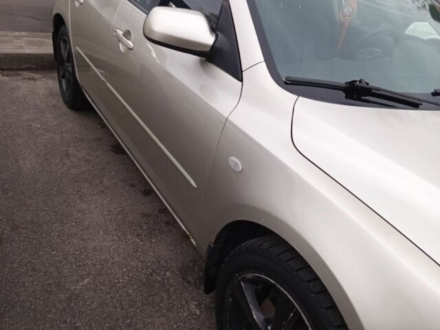 Бежевий Мазда 3, об'ємом двигуна 1.6 л та пробігом 265 тис. км за 3350 $, фото 1 на Automoto.ua