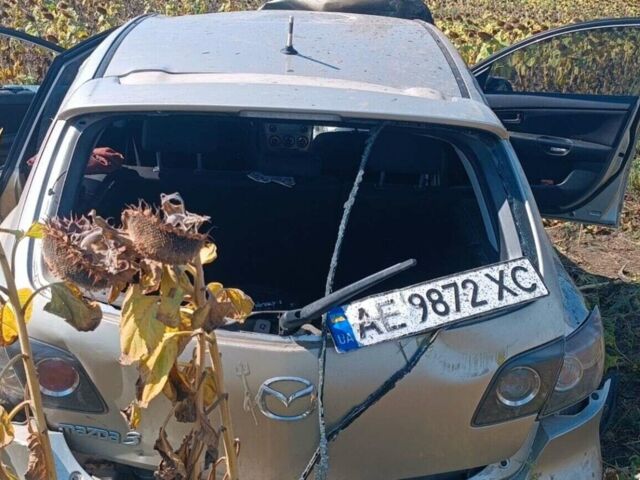 Бежевый Мазда 3, объемом двигателя 2 л и пробегом 190 тыс. км за 500 $, фото 1 на Automoto.ua