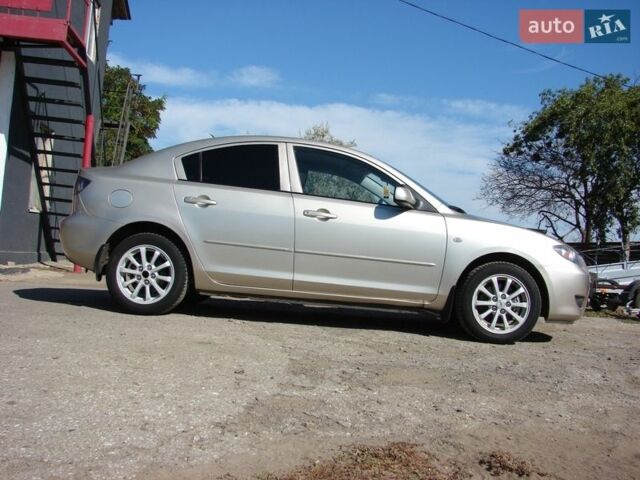 Бежевий Мазда 3, об'ємом двигуна 1.6 л та пробігом 335 тис. км за 4500 $, фото 1 на Automoto.ua