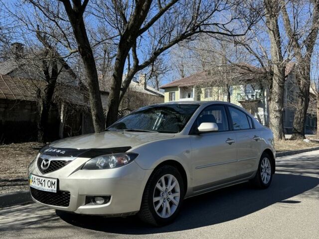 Бежевый Мазда 3, объемом двигателя 1.6 л и пробегом 240 тыс. км за 4200 $, фото 1 на Automoto.ua