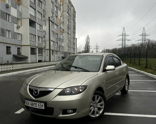Бежевый Мазда 3, объемом двигателя 1.6 л и пробегом 350 тыс. км за 3700 $, фото 1 на Automoto.ua