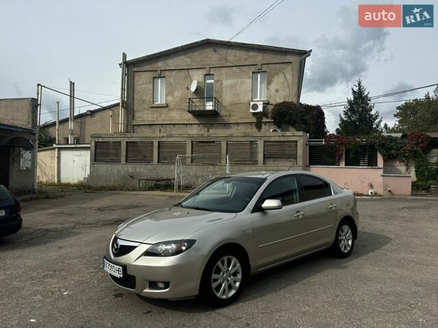 Бежевый Мазда 3, объемом двигателя 1.6 л и пробегом 152 тыс. км за 5950 $, фото 1 на Automoto.ua