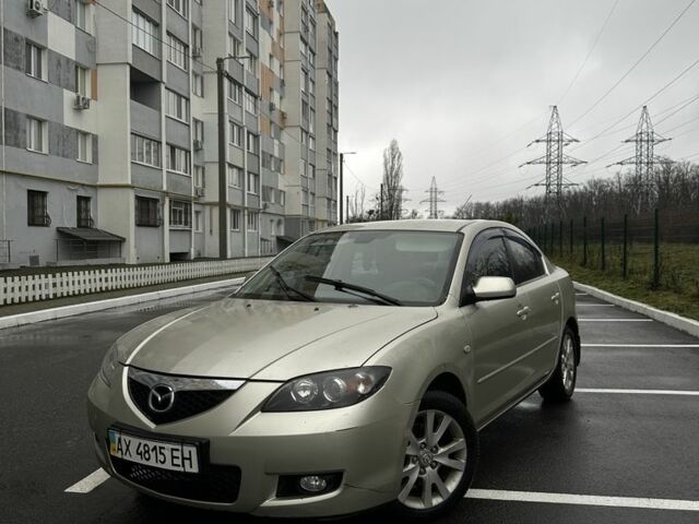 Бежевий Мазда 3, об'ємом двигуна 1.6 л та пробігом 350 тис. км за 3700 $, фото 1 на Automoto.ua