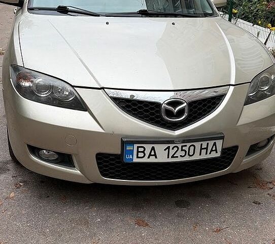 Бежевий Мазда 3, об'ємом двигуна 1.6 л та пробігом 194 тис. км за 4500 $, фото 1 на Automoto.ua