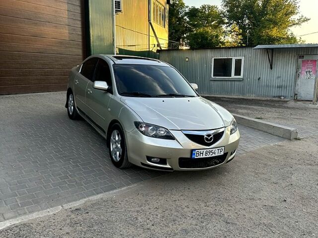 Бежевый Мазда 3, объемом двигателя 1.6 л и пробегом 155 тыс. км за 4950 $, фото 1 на Automoto.ua