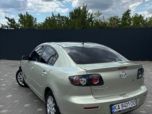 Бежевий Мазда 3, об'ємом двигуна 2 л та пробігом 250 тис. км за 6500 $, фото 1 на Automoto.ua