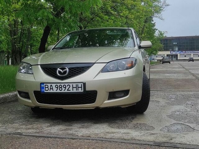 Бежевый Мазда 3, объемом двигателя 1.6 л и пробегом 138 тыс. км за 4200 $, фото 1 на Automoto.ua