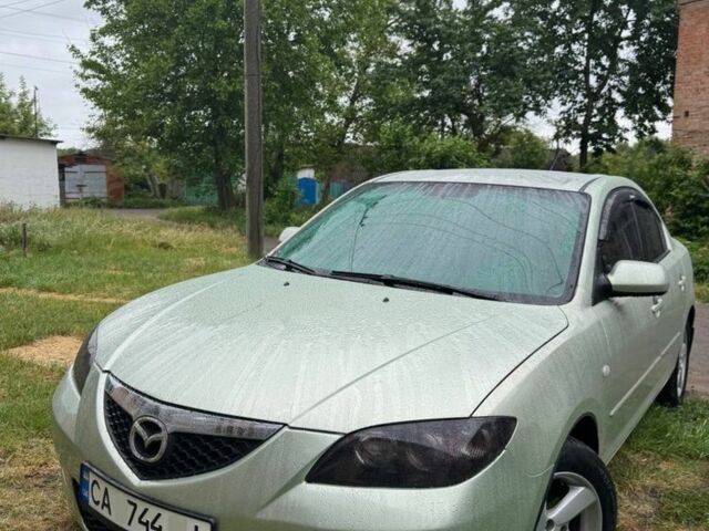 Бежевый Мазда 3, объемом двигателя 2 л и пробегом 200 тыс. км за 5500 $, фото 1 на Automoto.ua