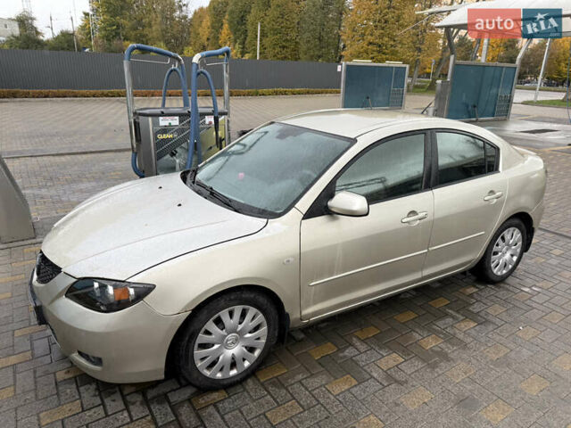 Бежевий Мазда 3, об'ємом двигуна 1.6 л та пробігом 230 тис. км за 5000 $, фото 1 на Automoto.ua